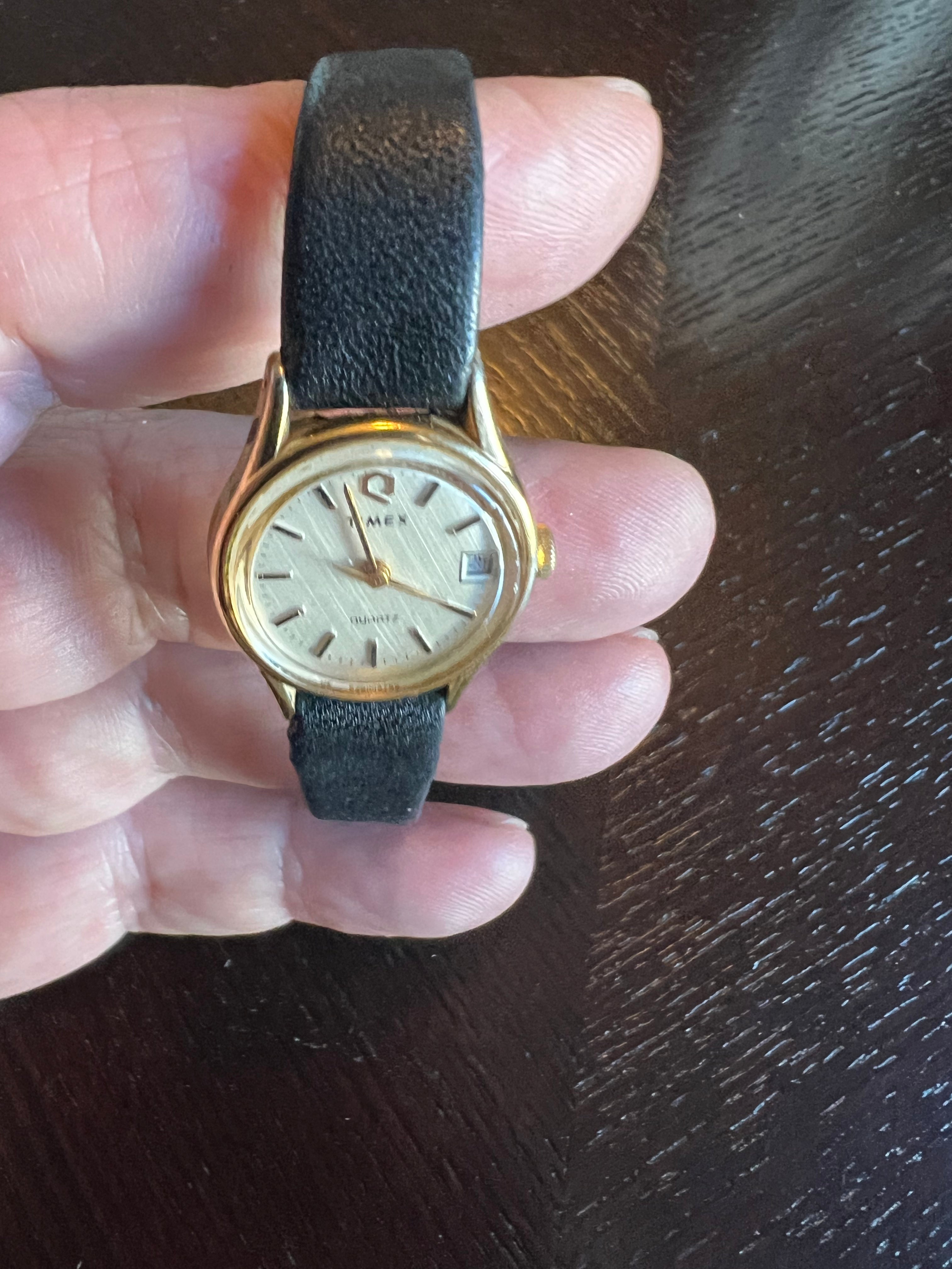 Vintage Timex 377 BA CELL Dainty Leather Analog Women's Watch New Battery.