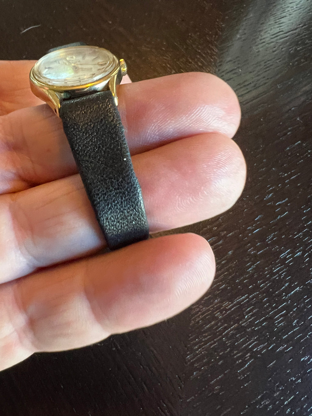 Vintage Timex 377 BA CELL Dainty Leather Analog Women's Watch New Battery.