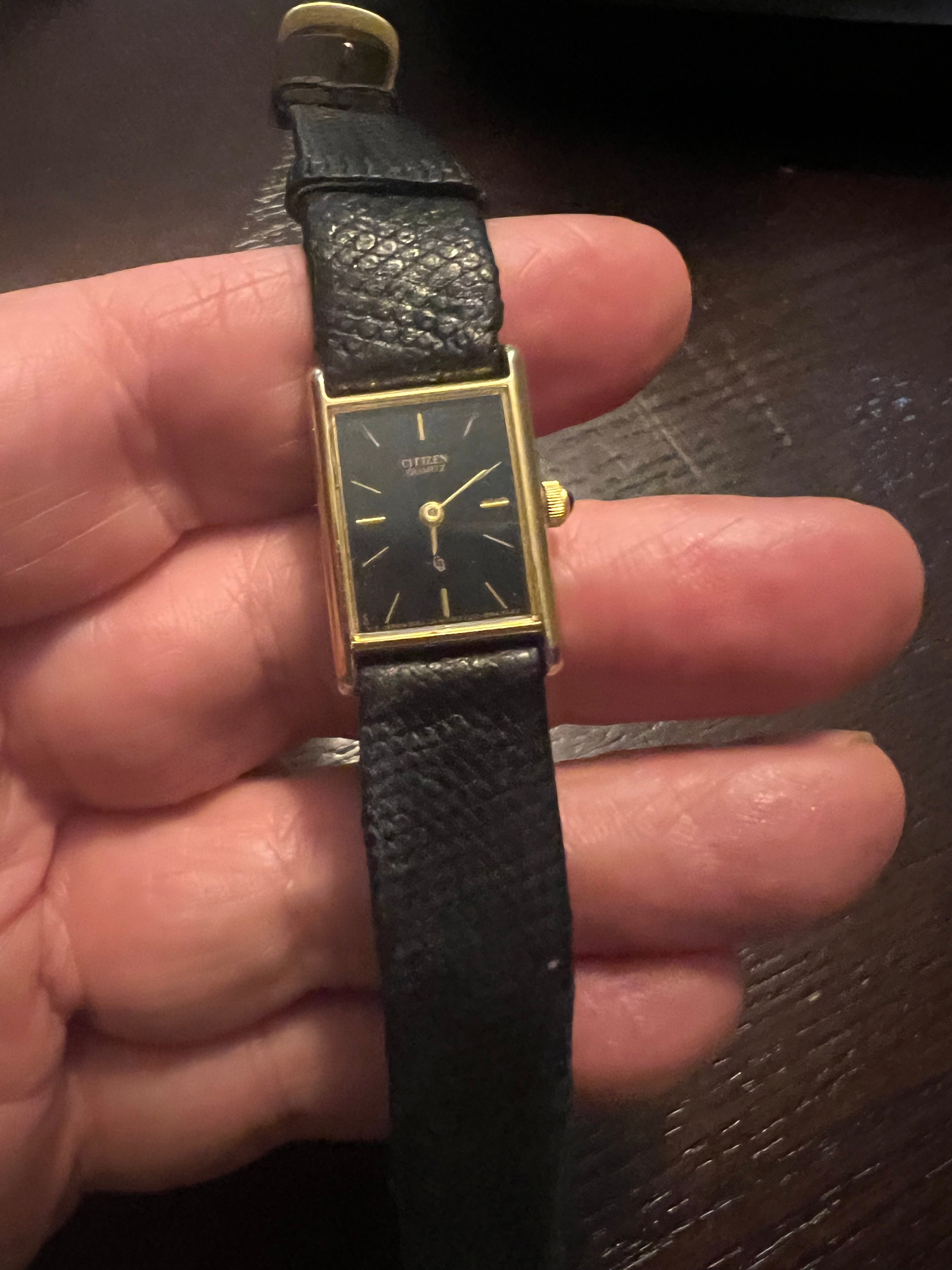 Vintage Citizen  3220-s18604 Dainty Ladies Gold Tone Watch With Lizard Strap