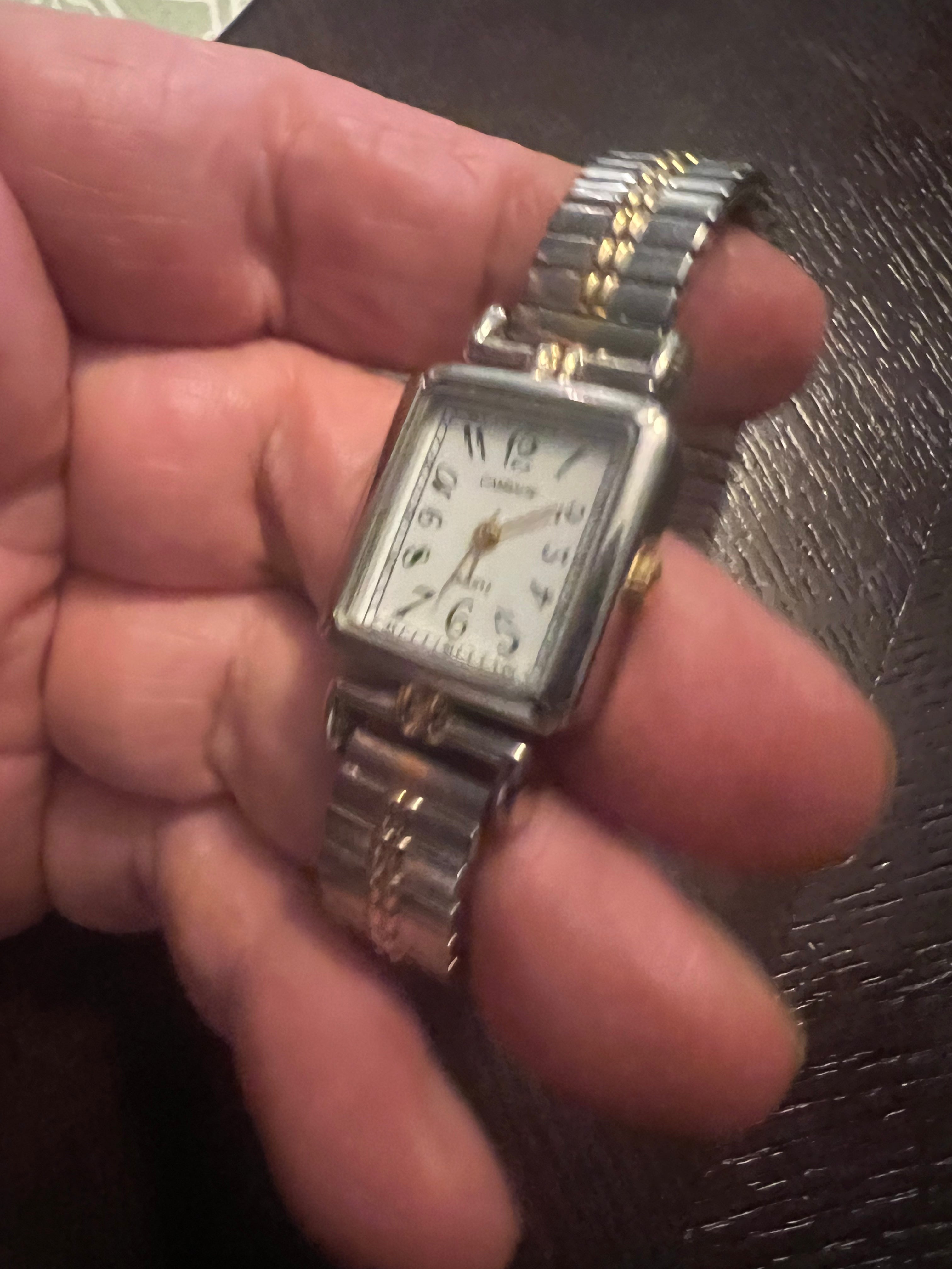 Ladies vintage Carriage by Timex dainty 2-tone watch new battery