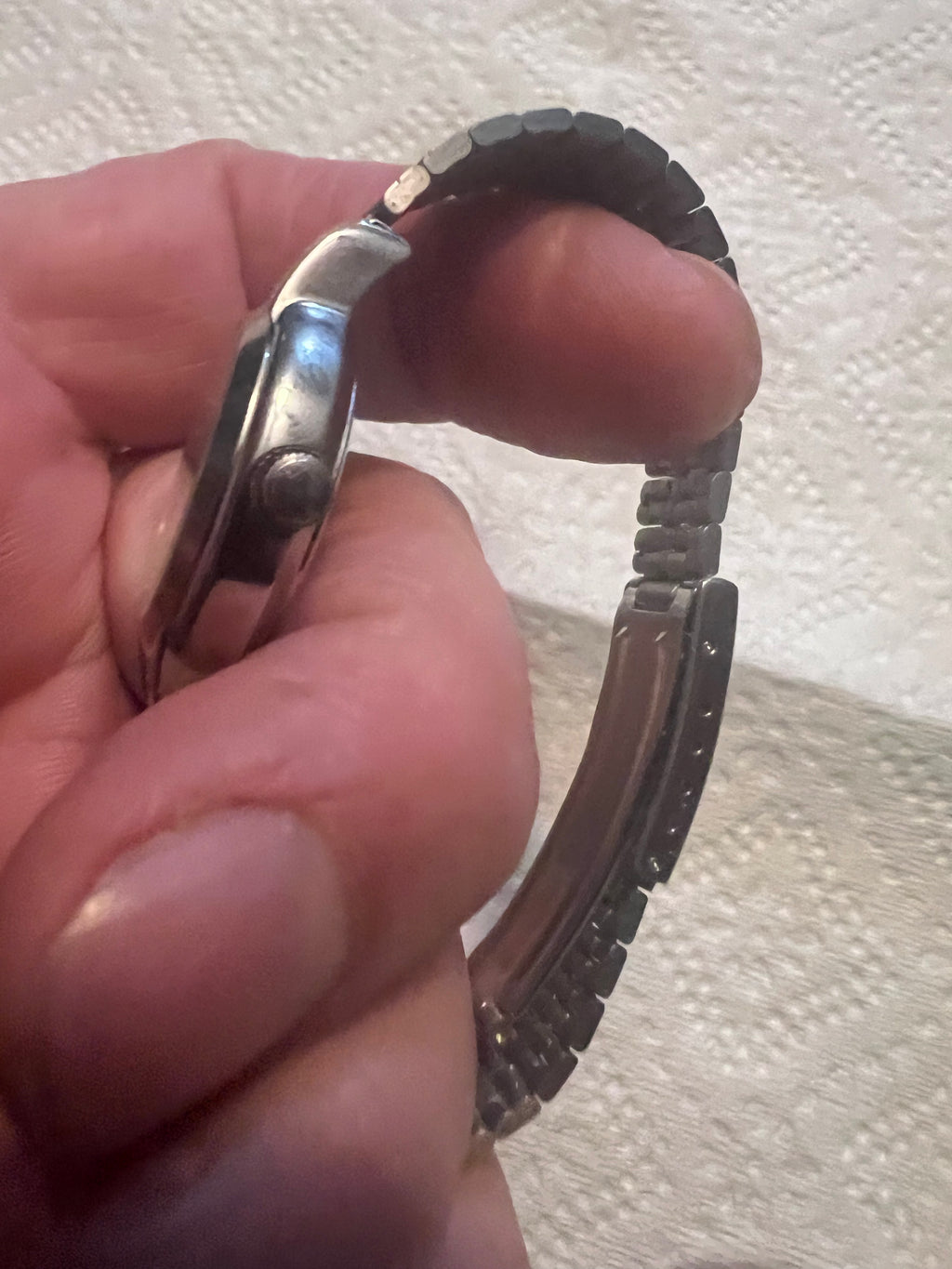 GUESS Silver Tone Quartz Analog Women's Watch New Battery