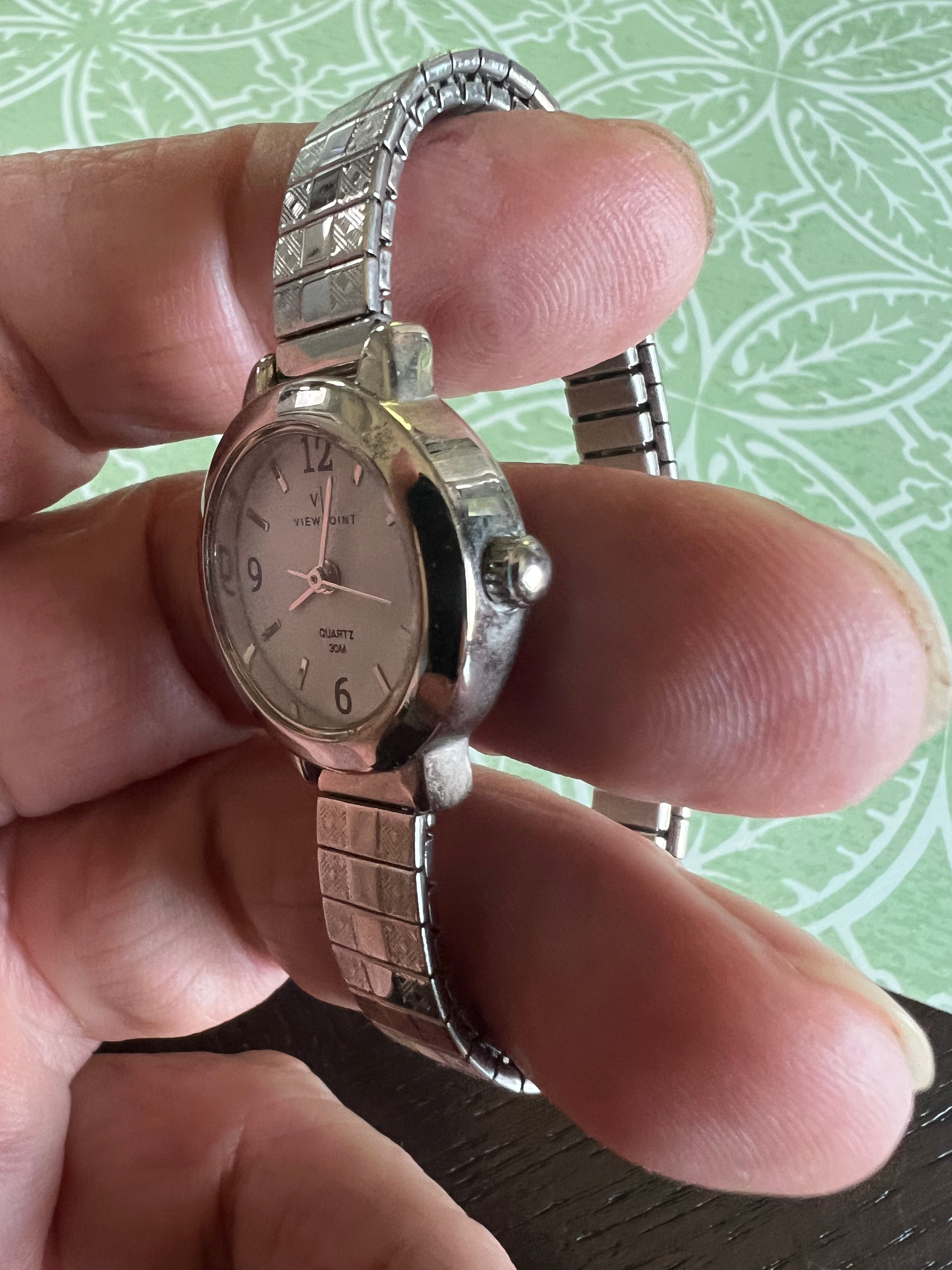 Dainty ladies Viewpoint silver tone watch. New battery