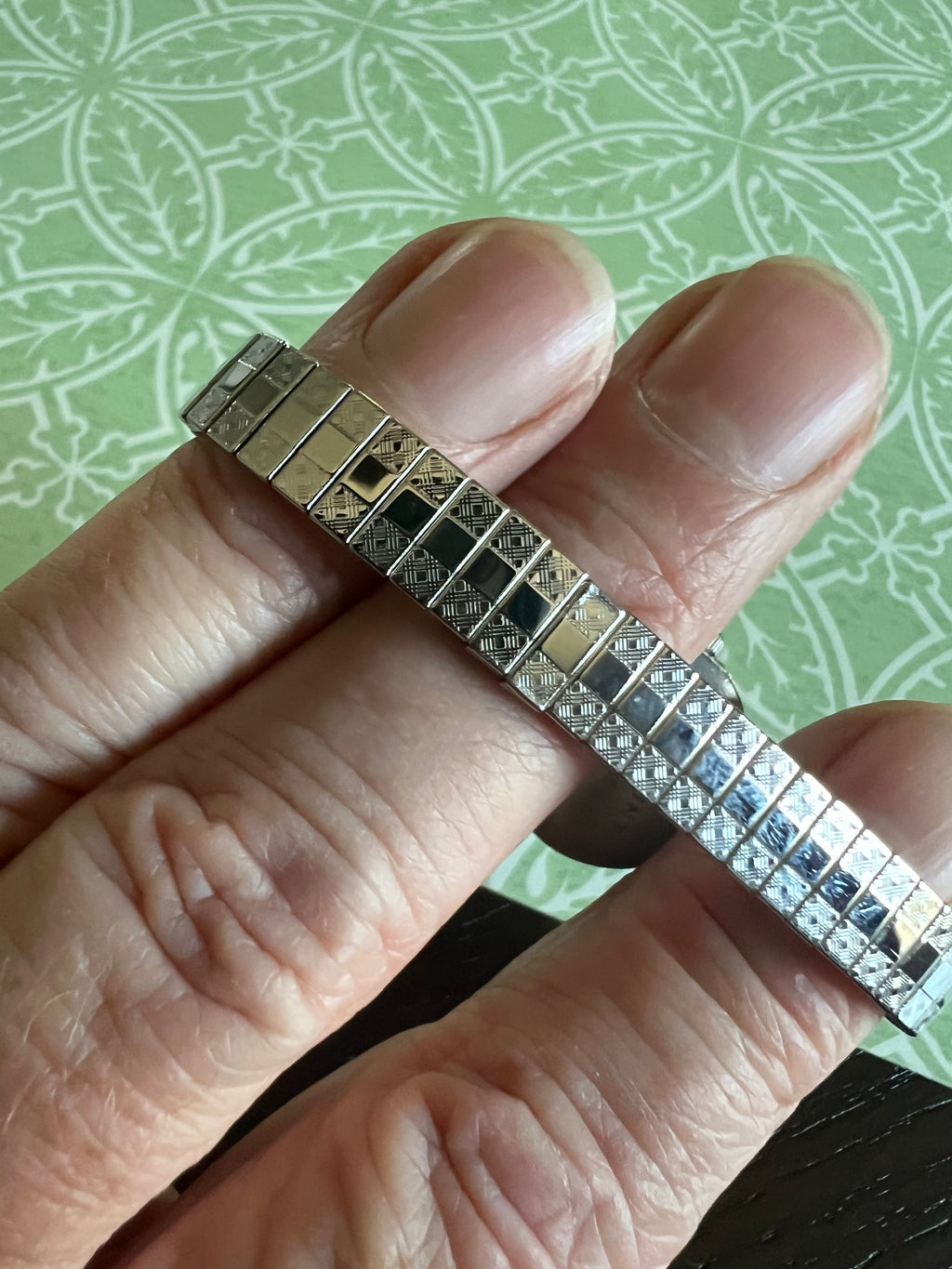 Dainty ladies Viewpoint silver tone watch. New battery