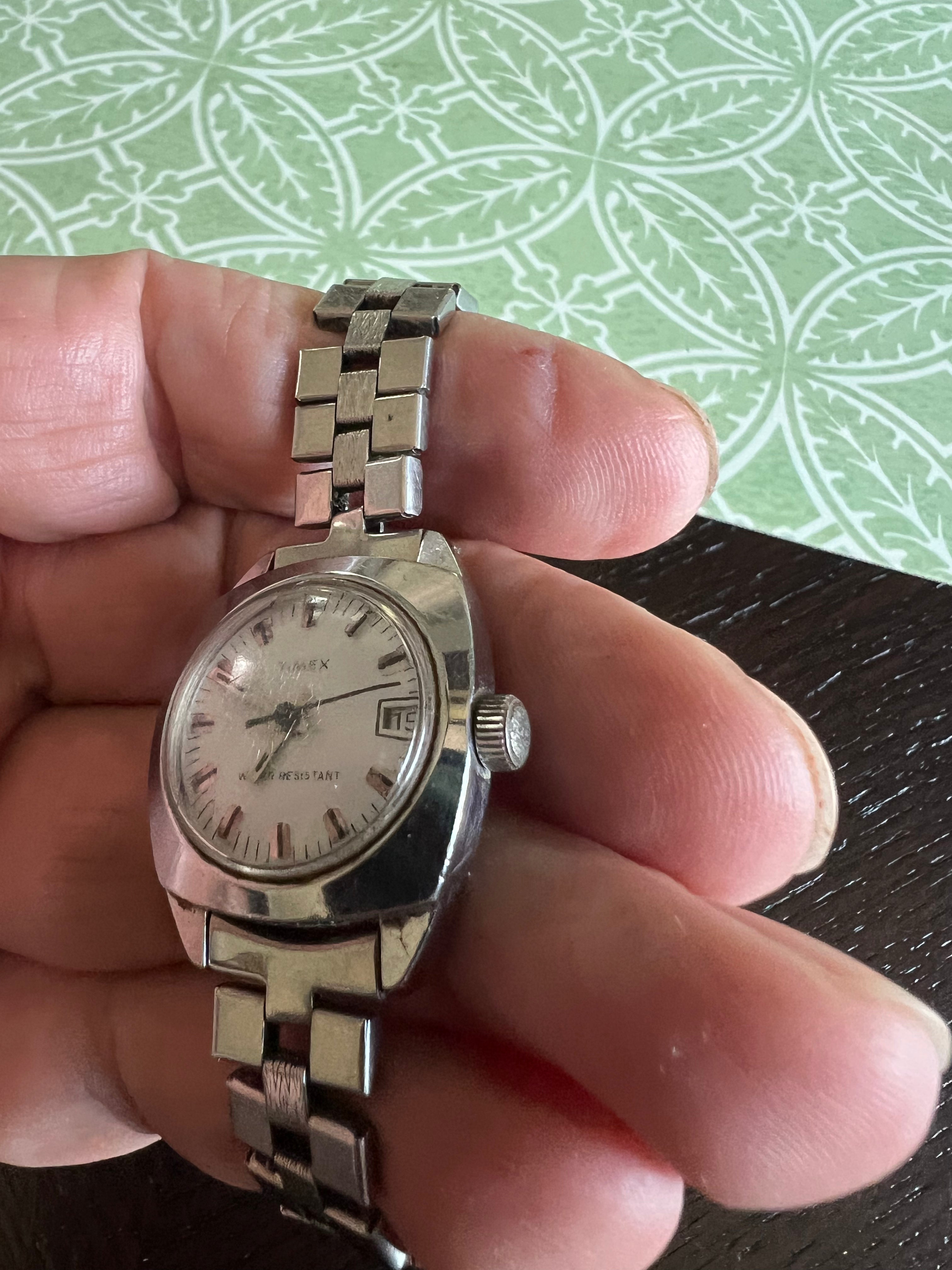 Vintage Timex ladies winding watch