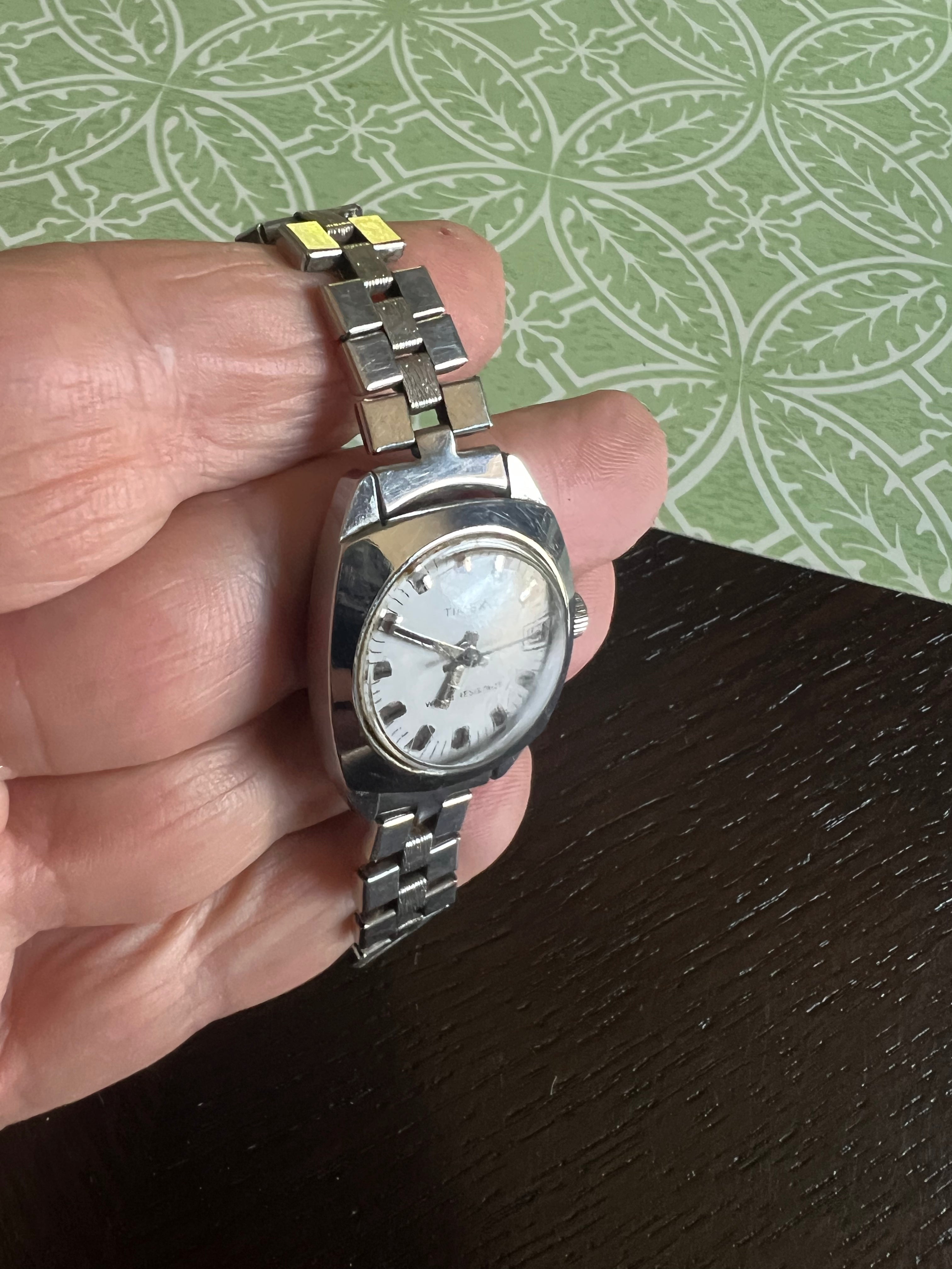 Vintage Timex ladies winding watch