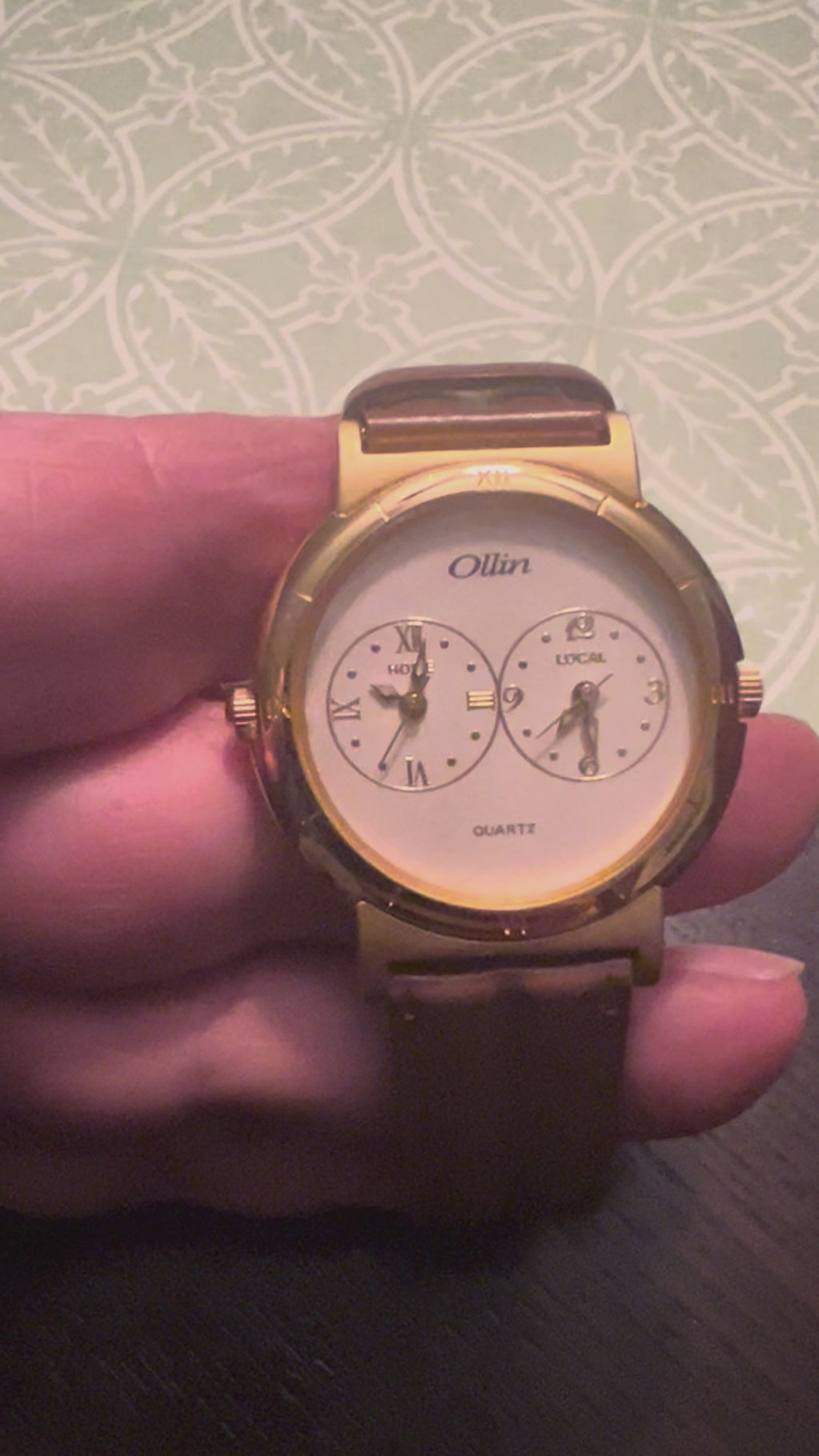 Vintage men’s Ollin dual time-zone men’s watch