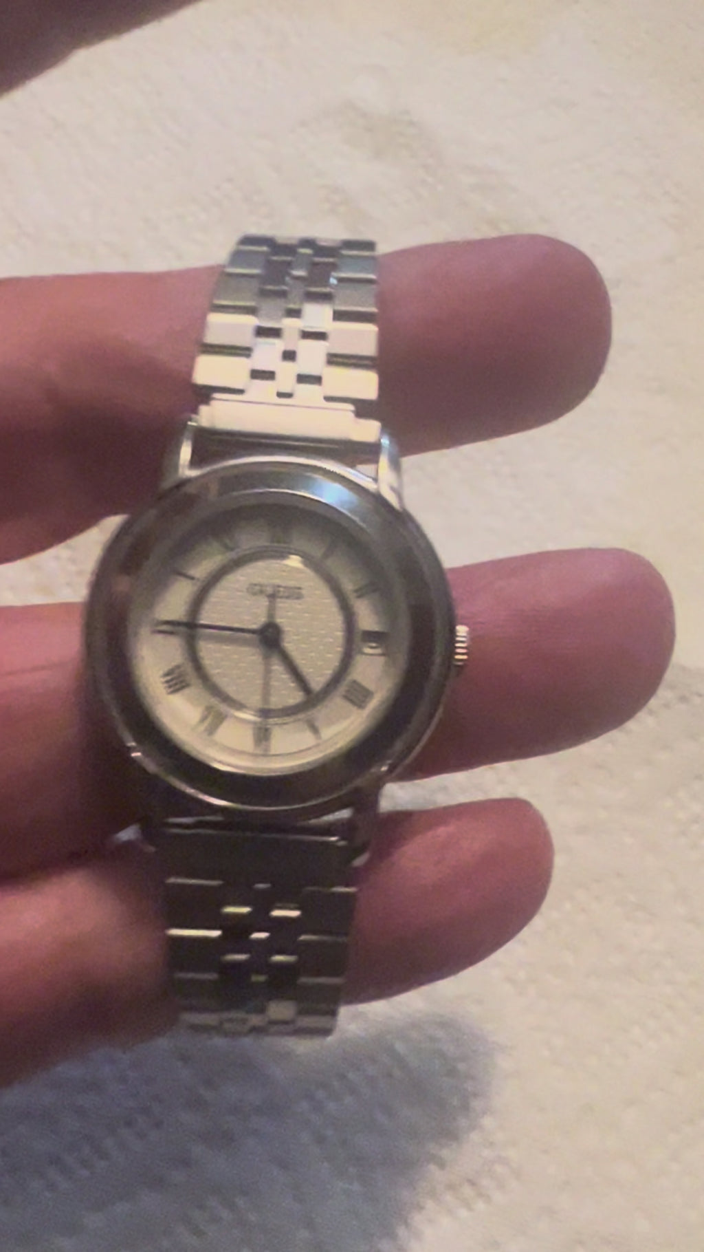 GUESS Silver Tone Quartz Analog Women's Watch New Battery