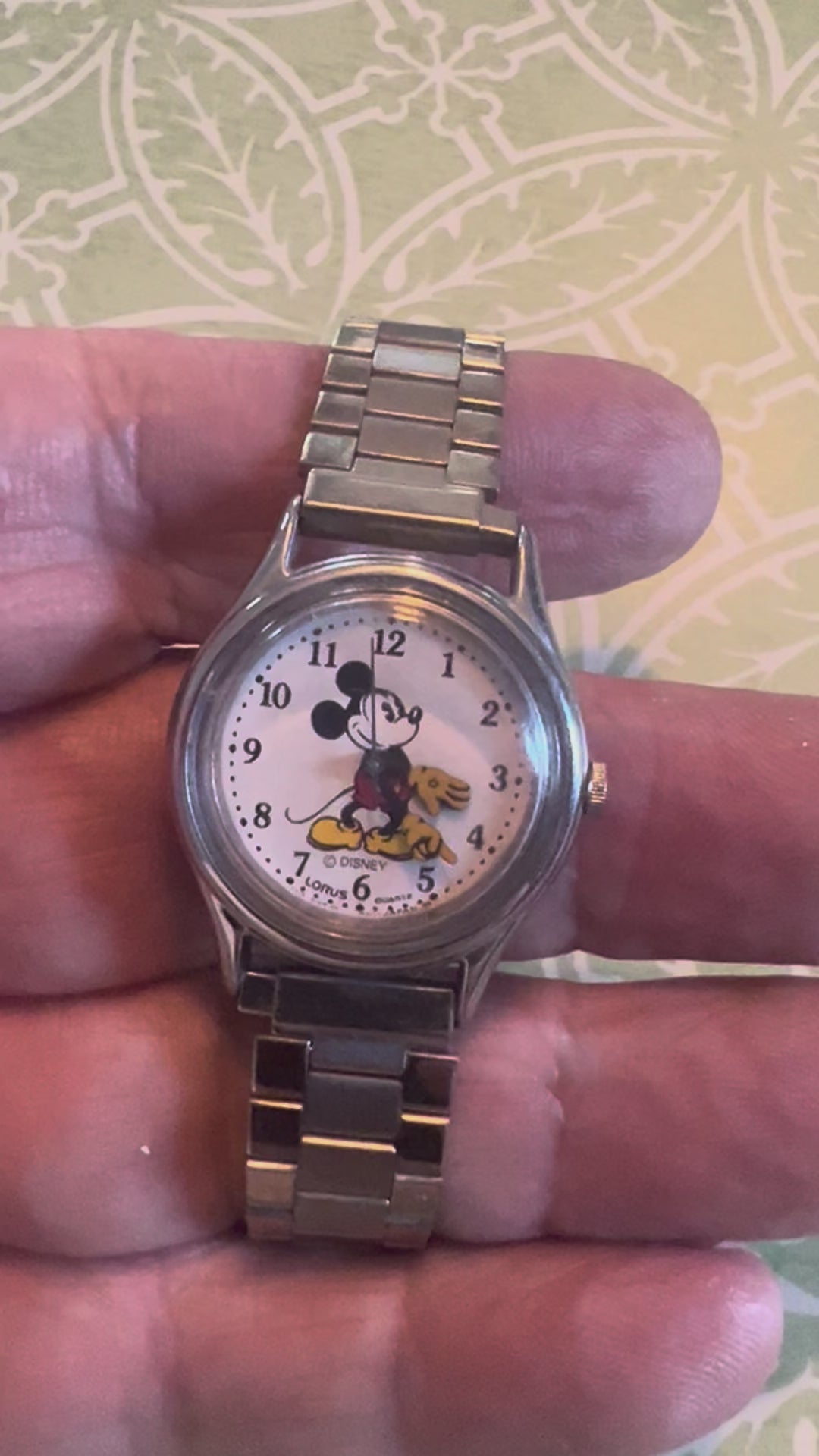 Lorus Seiko Mickey Mouse Disney 1990s Vintage Steel Flex V515-6120 Watch Women